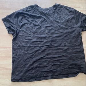 Lululemon Dot Camo black tee